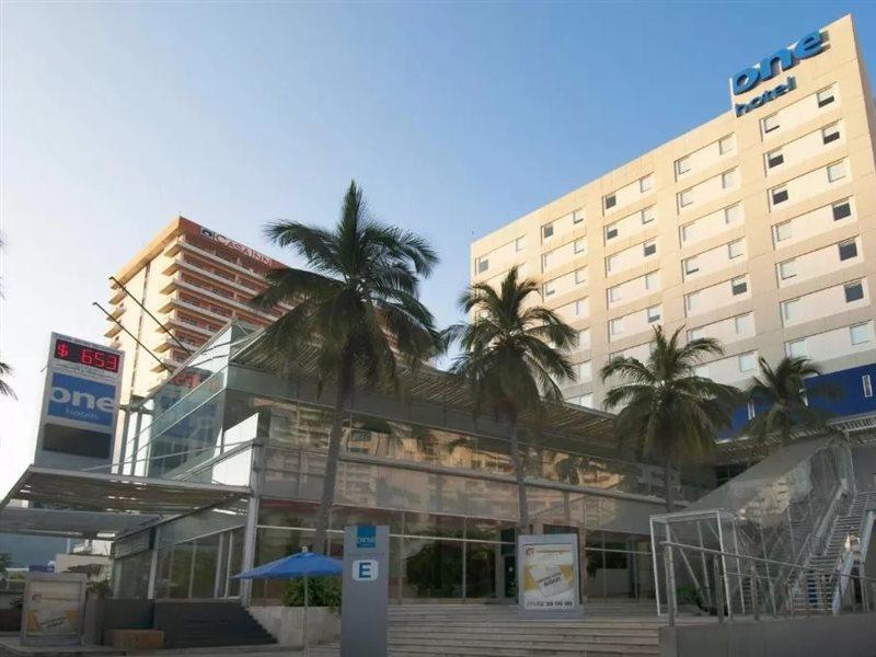 Отель One Acapulco Costera Экстерьер фото